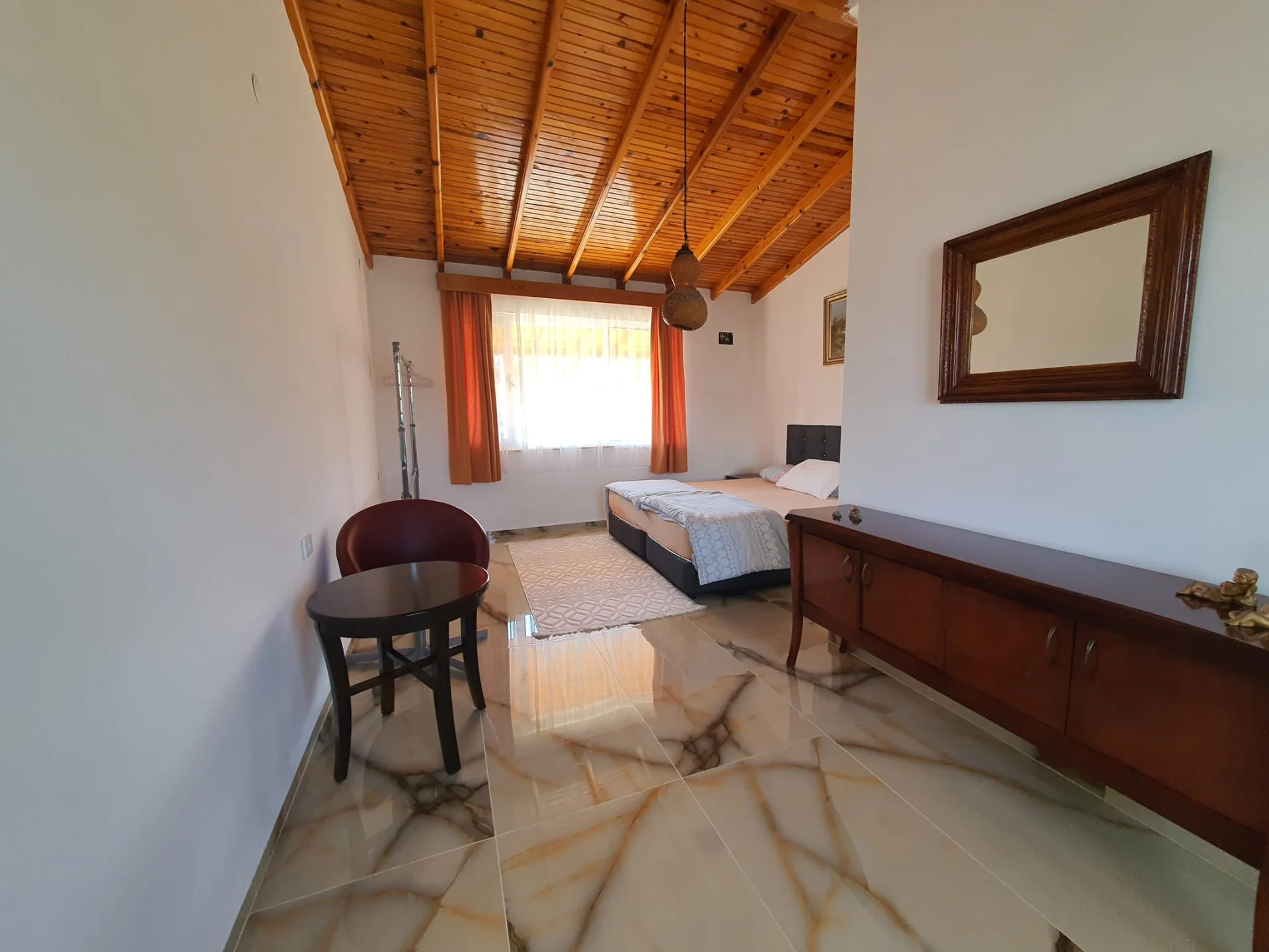 Room 26: view of the sleeping area